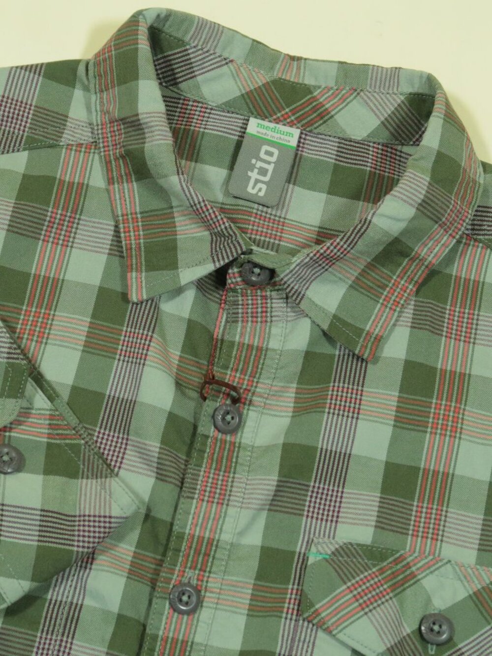 Stio Lone Flannel Tree Shirt M Large Green Red Plaid Long Sleeve Lightweight